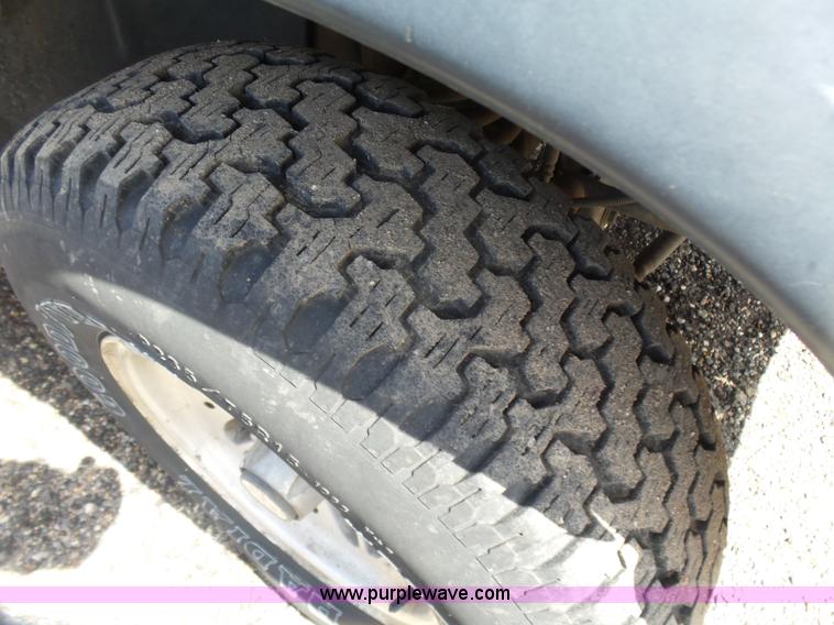 image for item L7346 1994 Ford Explorer Sport SUV