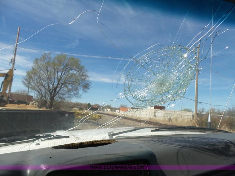 image for item L7348 1990 Ford F600 flatbed truck