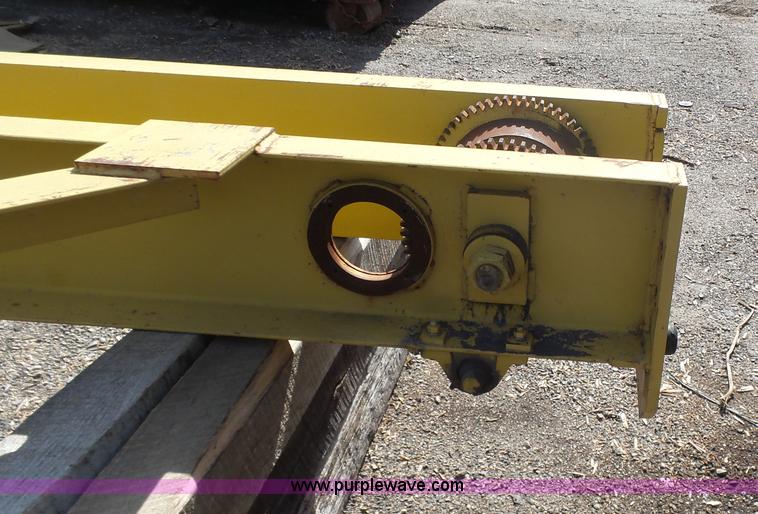image for item L7351 1986 OMI overhead crane