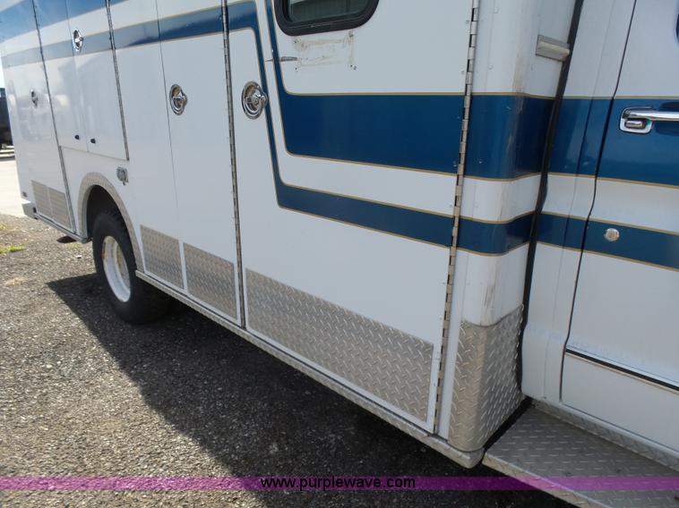 image for item L7354 1980 Ford Chateau Command vehicle