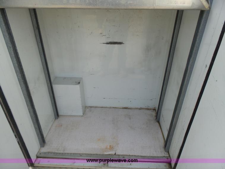 image for item L7354 1980 Ford Chateau Command vehicle