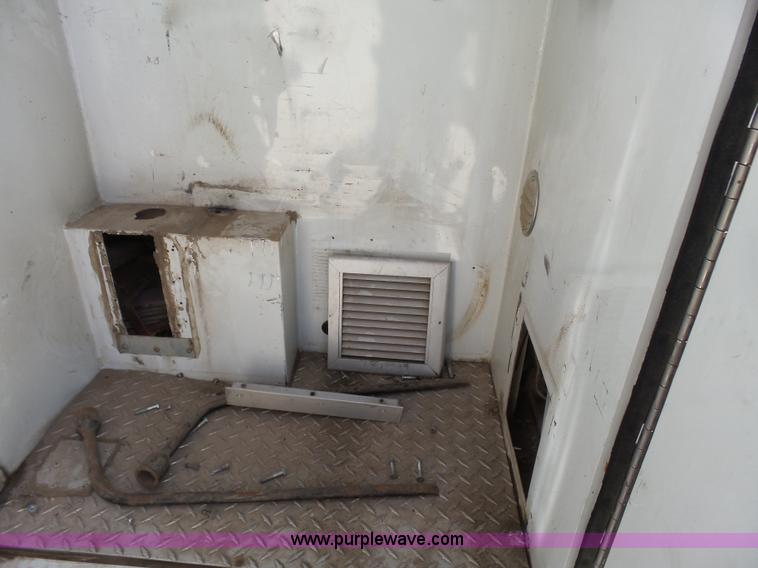 image for item L7354 1980 Ford Chateau Command vehicle