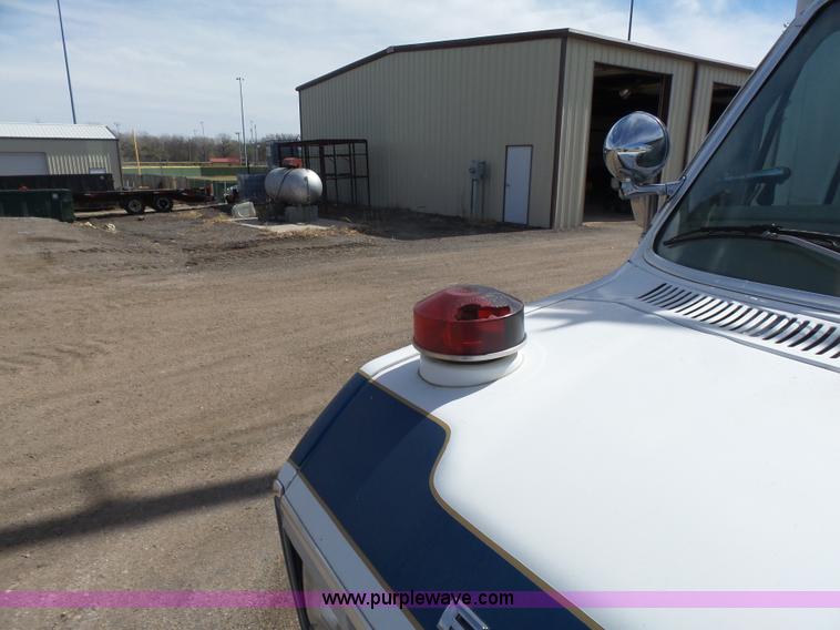 image for item L7354 1980 Ford Chateau Command vehicle