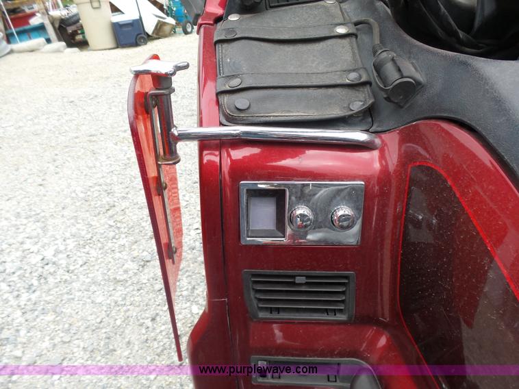 image for item L7359 1997 Honda Gold Wing GL1500SE trike motorcycle