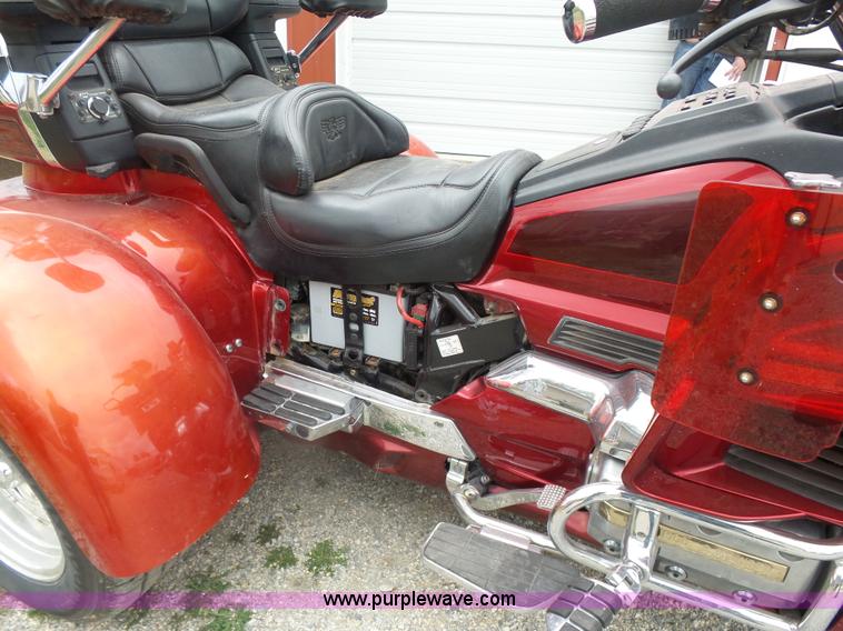 image for item L7359 1997 Honda Gold Wing GL1500SE trike motorcycle