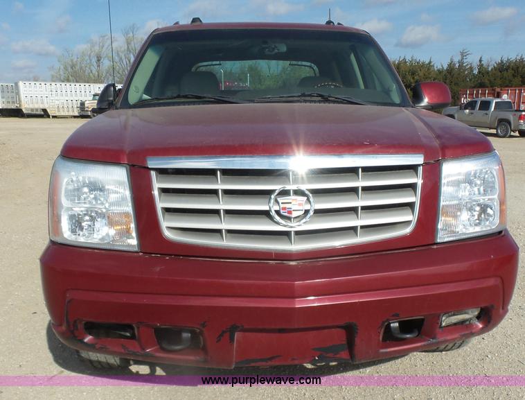 image for item L7365 2005 Cadillac Escalade EXT SUV