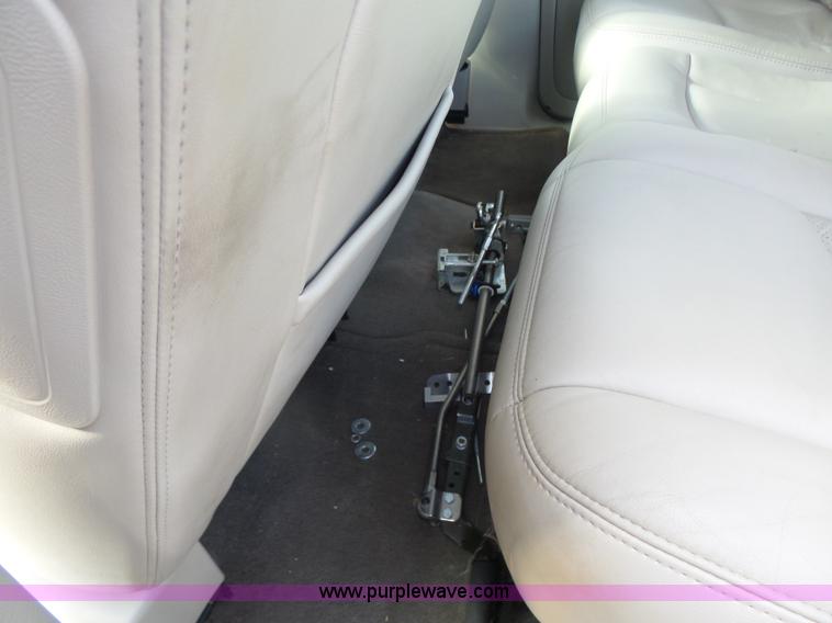 image for item L7365 2005 Cadillac Escalade EXT SUV