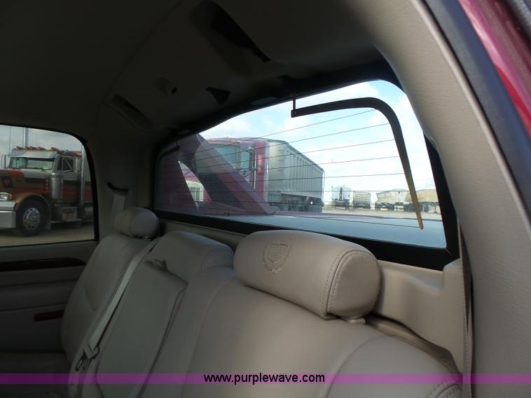 image for item L7365 2005 Cadillac Escalade EXT SUV