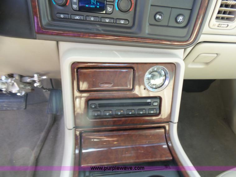 image for item L7365 2005 Cadillac Escalade EXT SUV