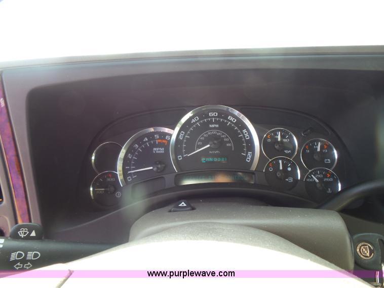 image for item L7365 2005 Cadillac Escalade EXT SUV