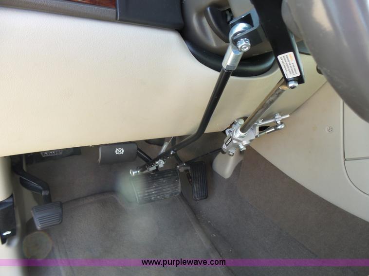 image for item L7365 2005 Cadillac Escalade EXT SUV