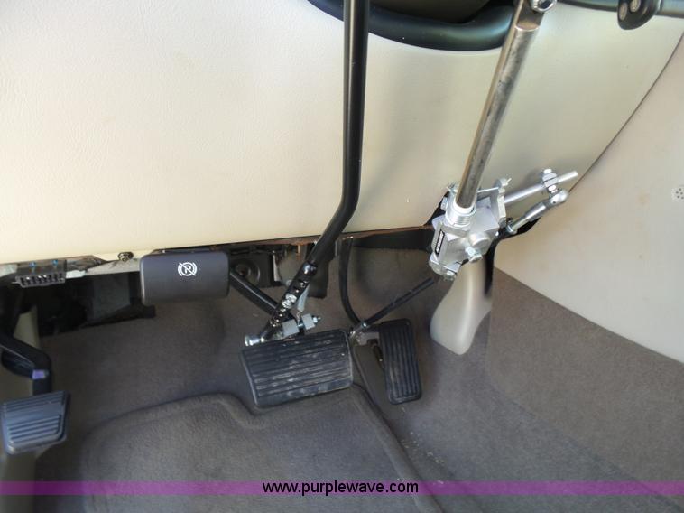 image for item L7365 2005 Cadillac Escalade EXT SUV