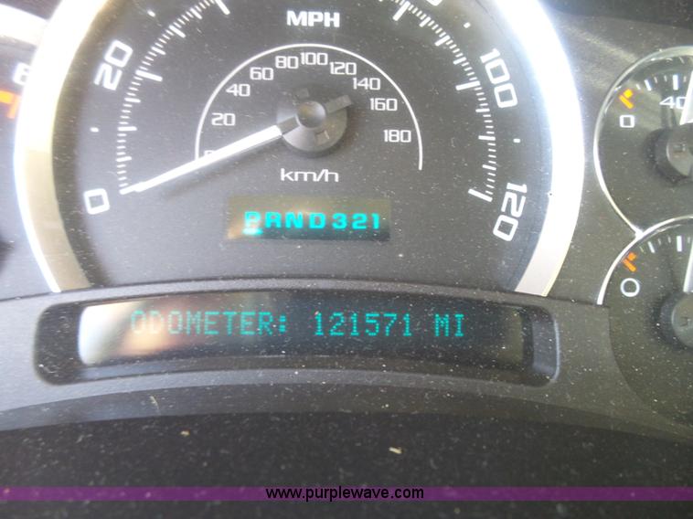 image for item L7365 2005 Cadillac Escalade EXT SUV