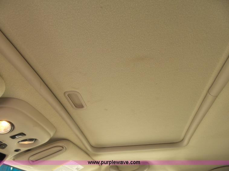 image for item L7365 2005 Cadillac Escalade EXT SUV