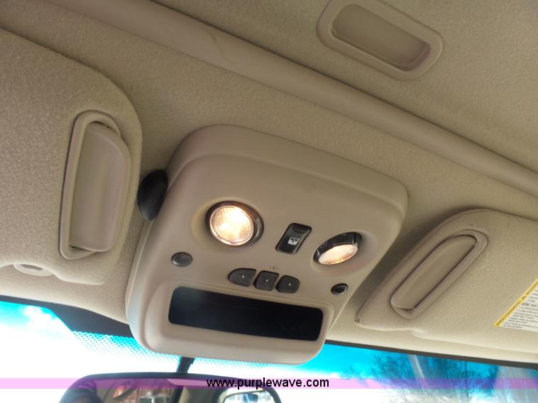 image for item L7365 2005 Cadillac Escalade EXT SUV