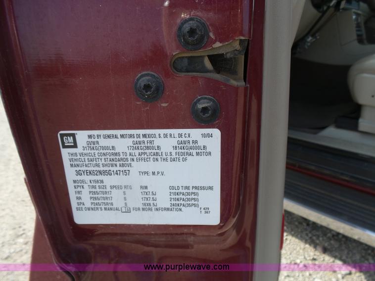 image for item L7365 2005 Cadillac Escalade EXT SUV