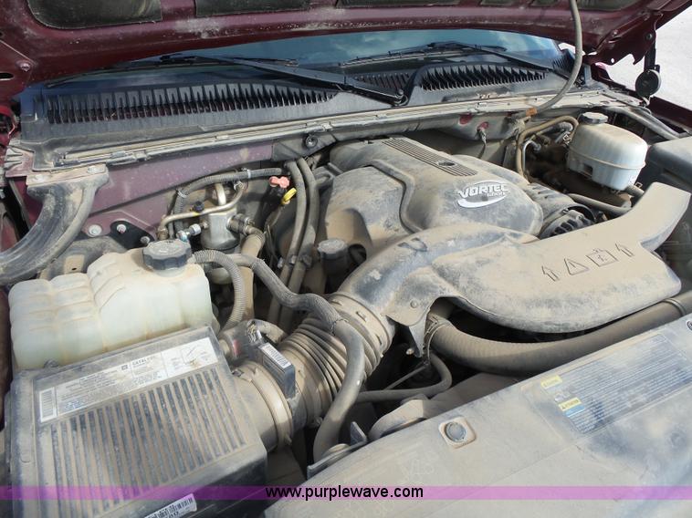 image for item L7365 2005 Cadillac Escalade EXT SUV