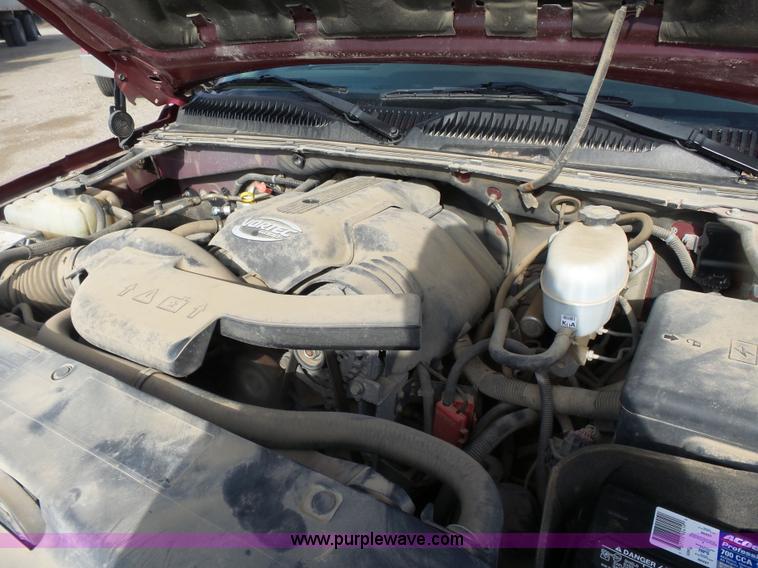 image for item L7365 2005 Cadillac Escalade EXT SUV