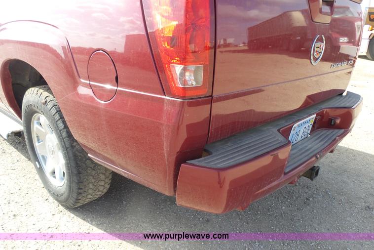 image for item L7365 2005 Cadillac Escalade EXT SUV