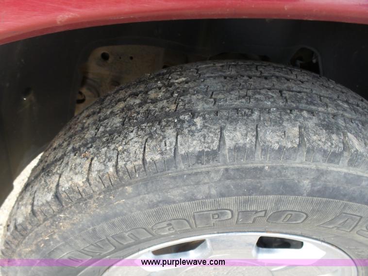 image for item L7365 2005 Cadillac Escalade EXT SUV