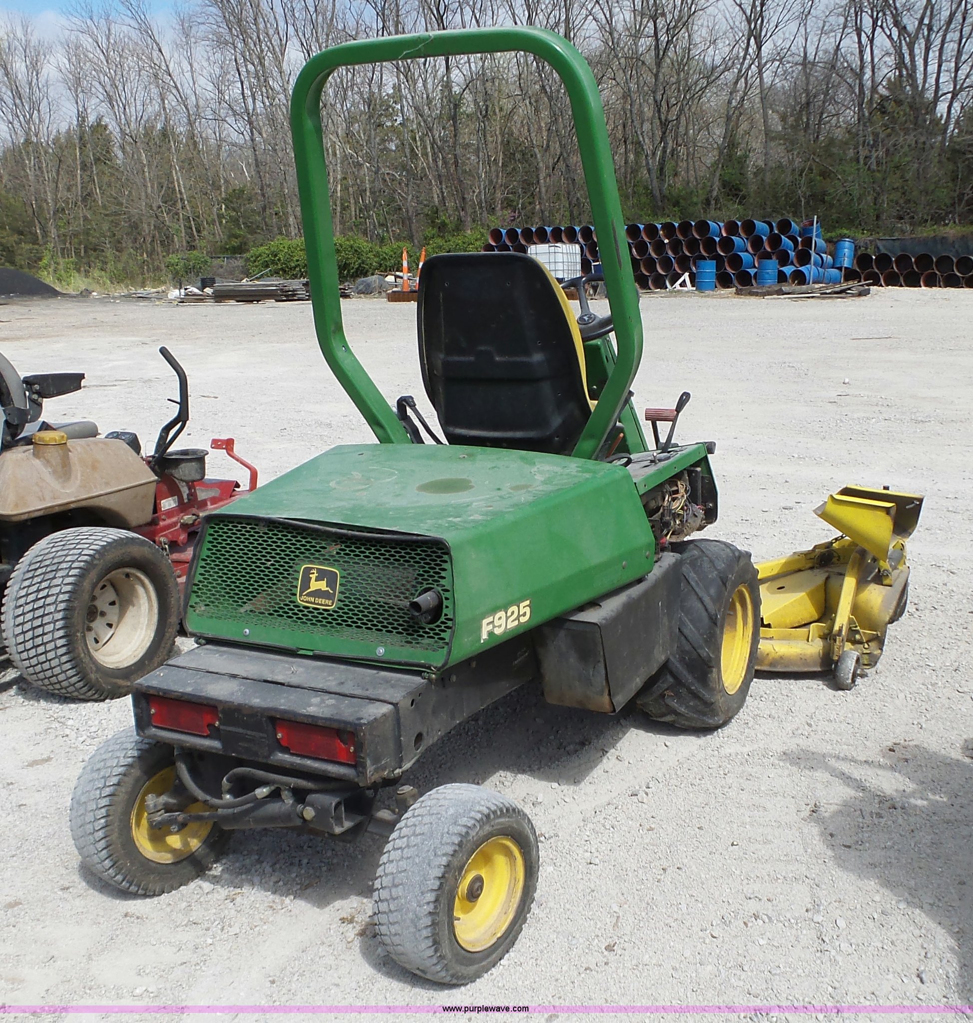 John Deere F925 lawn mower in Parsons, KS | Item BL9552 sold | Purple Wave