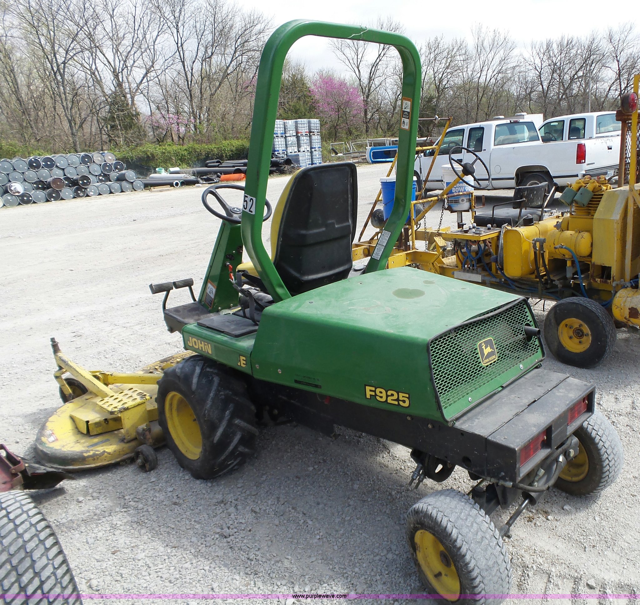 John Deere F925 lawn mower in Parsons, KS | Item BL9552 sold | Purple Wave