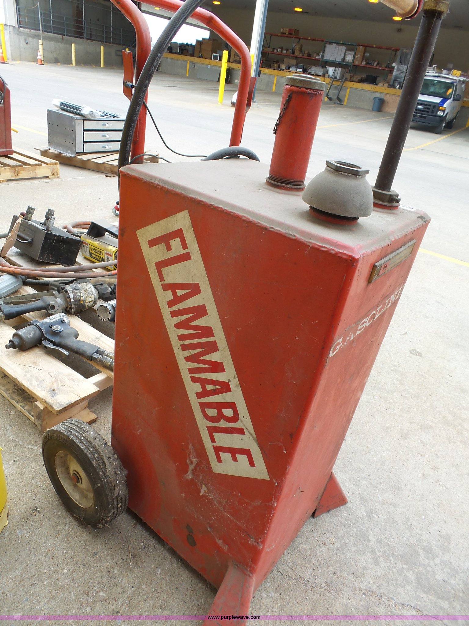 Gas tank in Topeka, KS Item BN9669 sold Purple Wave