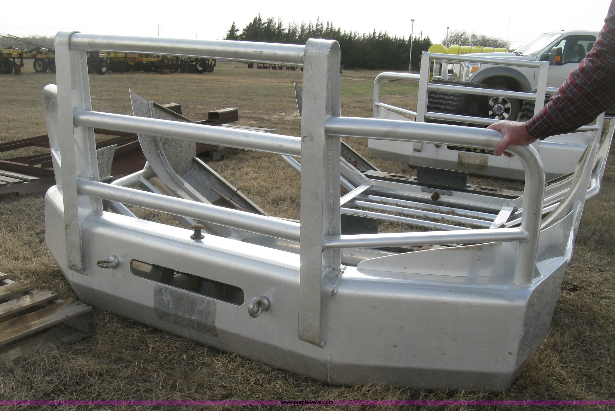 Herd semi truck bumper in Lyons, KS Item BP9593 sold Purple Wave