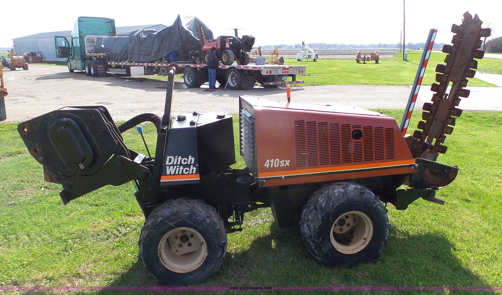 1999 Ditch Witch 410SX trencher in Clinton, IL Item J6256 sold