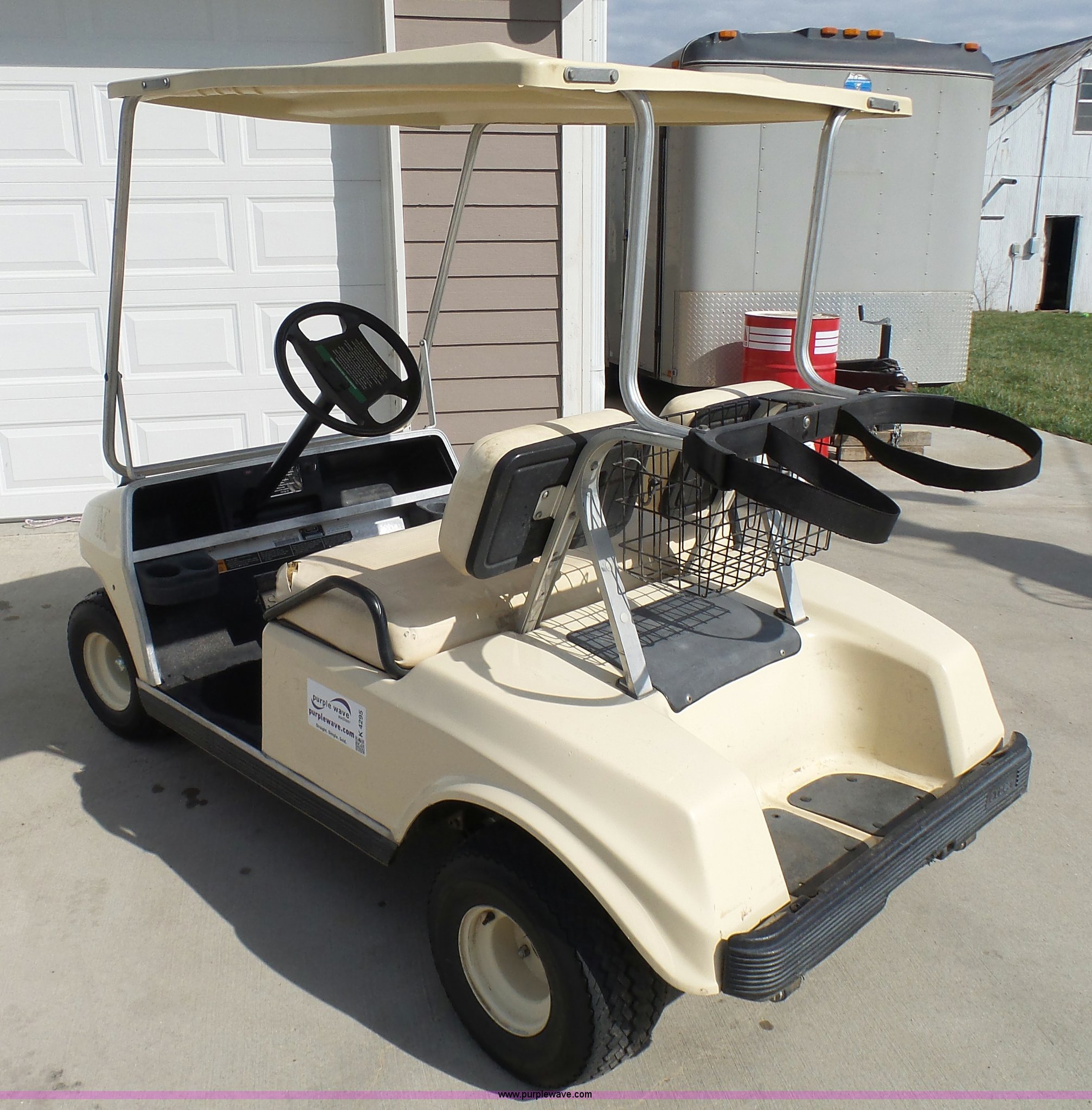 Club Car golf cart in Harrisonville, MO Item K4295 sold Purple Wave