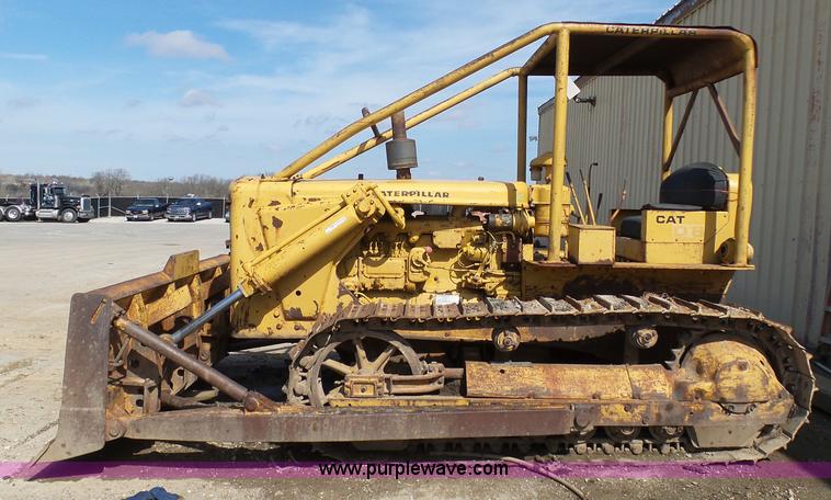 image for item BH9328 1954 Caterpillar D6 dozer