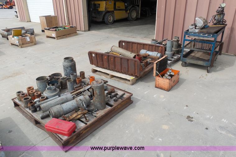 image for item BH9361 Assorted Caterpillar tooling