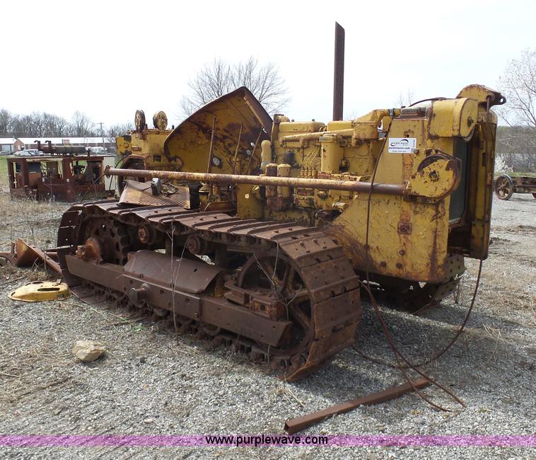 image for item G3722 Caterpillar D7 dozer