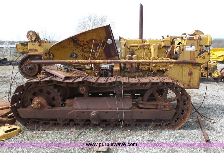 image for item G3722 Caterpillar D7 dozer