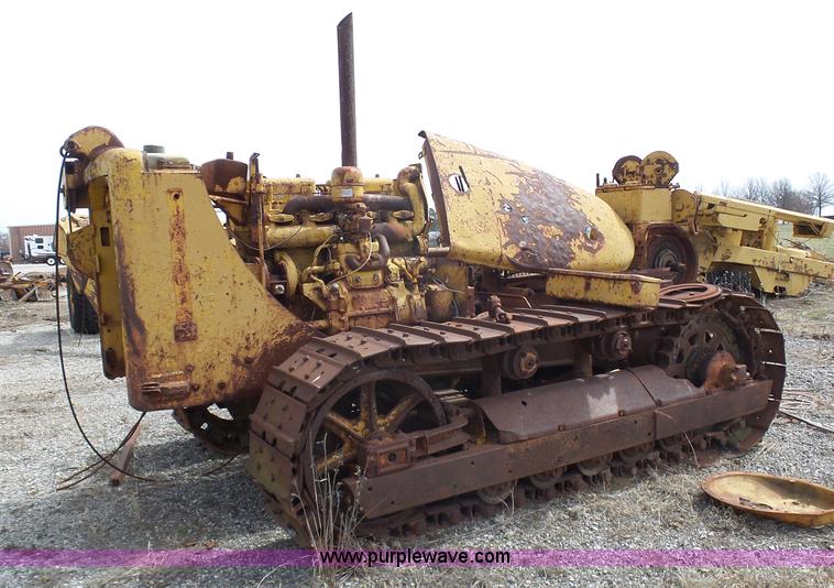image for item G3722 Caterpillar D7 dozer