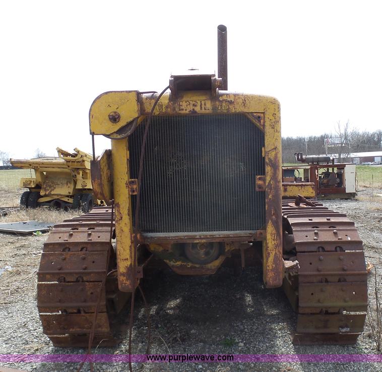 image for item G3722 Caterpillar D7 dozer