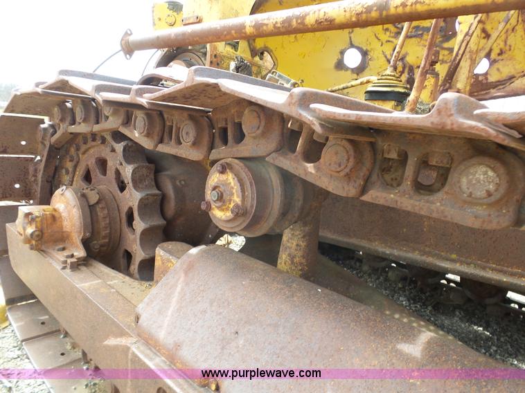 image for item G3722 Caterpillar D7 dozer