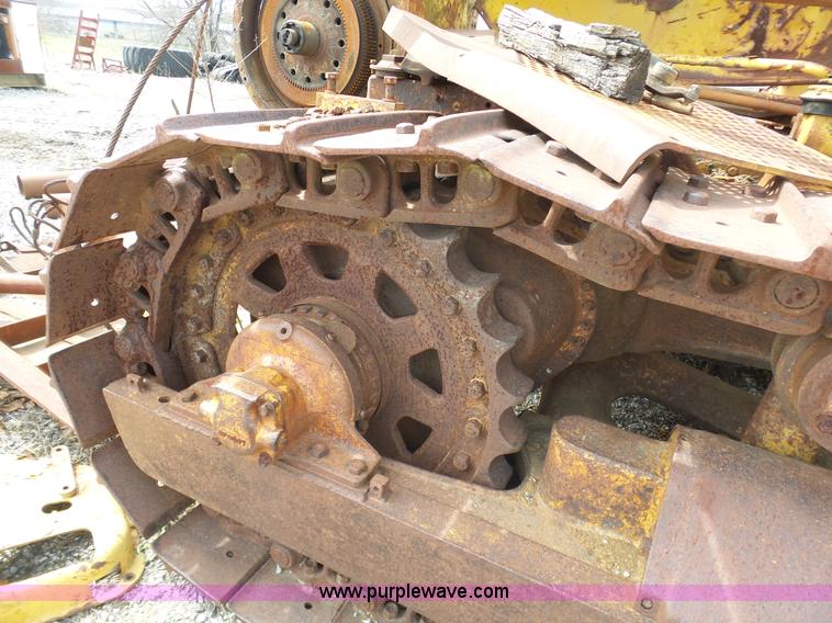 image for item G3722 Caterpillar D7 dozer