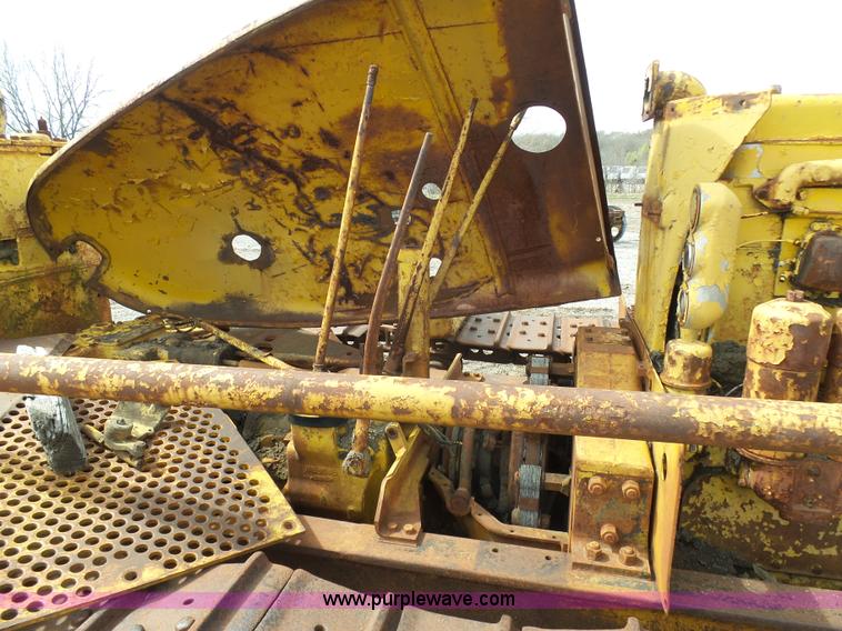 image for item G3722 Caterpillar D7 dozer