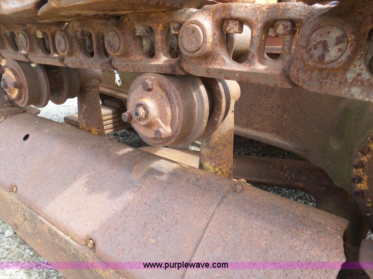 image for item G3722 Caterpillar D7 dozer