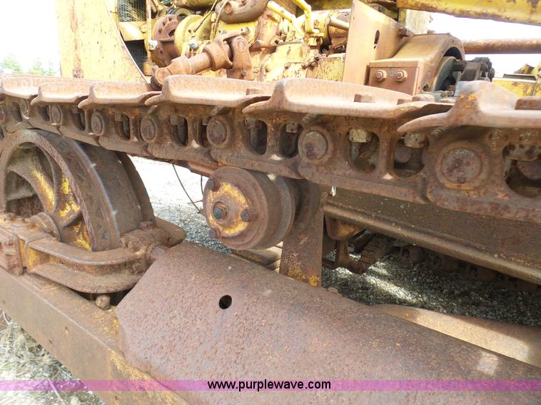 image for item G3722 Caterpillar D7 dozer
