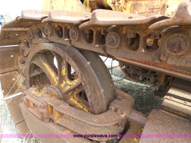 image for item G3722 Caterpillar D7 dozer