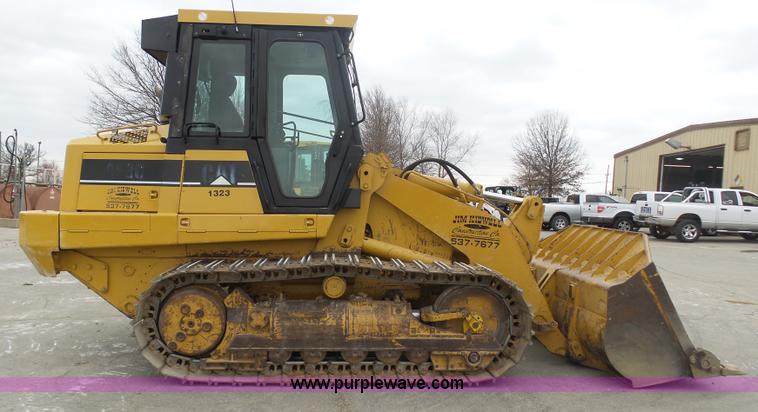 image for item L3040 2005 Caterpillar 953C crawler loader