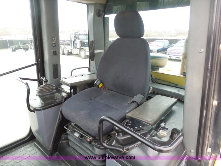 image for item L3040 2005 Caterpillar 953C crawler loader