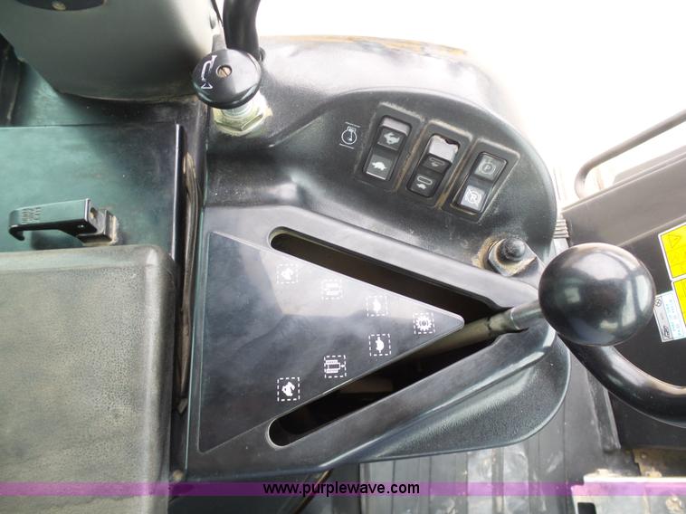 image for item L3040 2005 Caterpillar 953C crawler loader