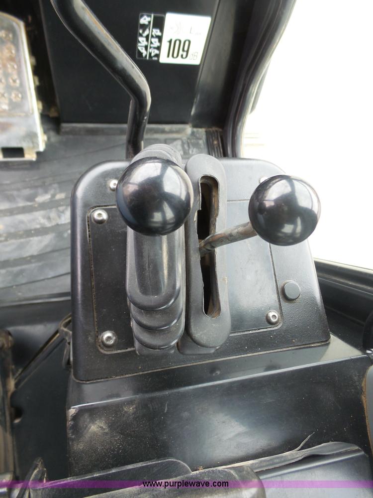 image for item L3040 2005 Caterpillar 953C crawler loader