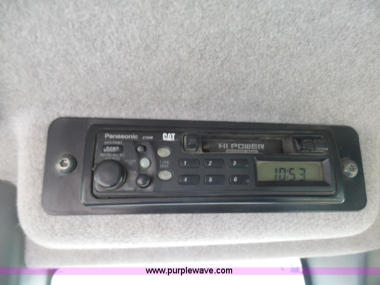 image for item L3040 2005 Caterpillar 953C crawler loader