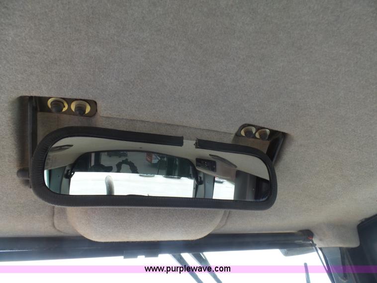 image for item L3040 2005 Caterpillar 953C crawler loader