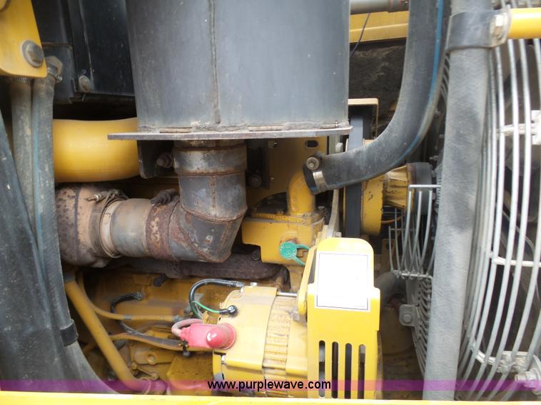 image for item L3040 2005 Caterpillar 953C crawler loader