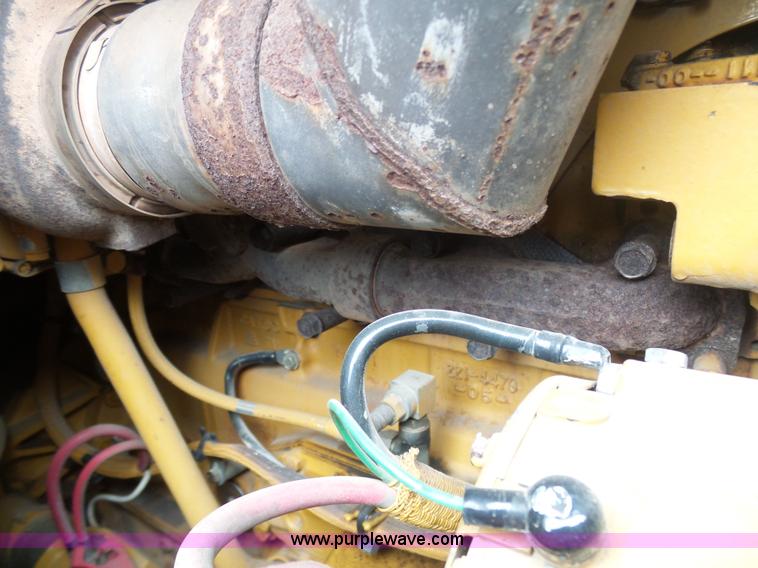 image for item L3040 2005 Caterpillar 953C crawler loader